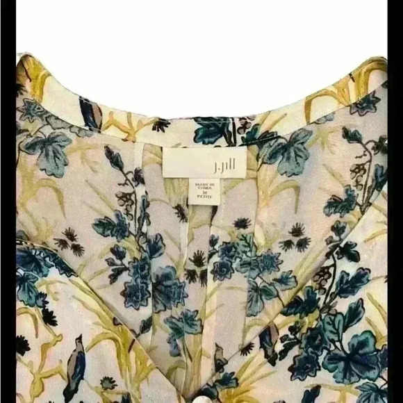 J. Jill 100% Rayon Floral Print Blouse Spring Boho Size Medium - Picture 3 of 4